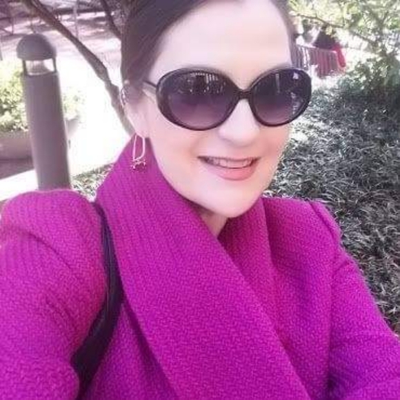 Meet your Posher, Alessa - Picture 4 of 8